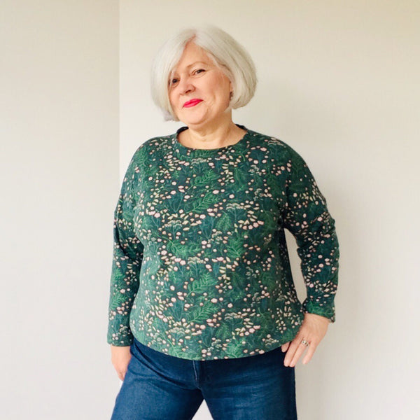 Meet Sewing Sunshine's October Winner Lynn from LynnSewsNow & her Paper Theory LB Pullover
