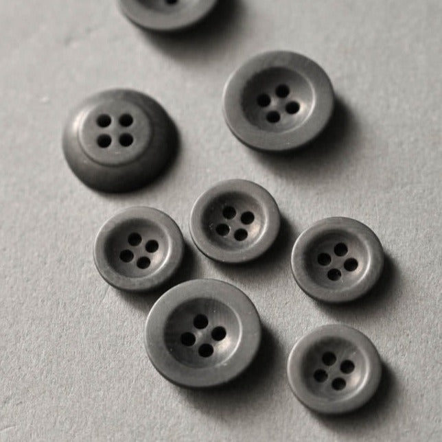 Merchant & Mills - Corozo Button - Grey 14mm