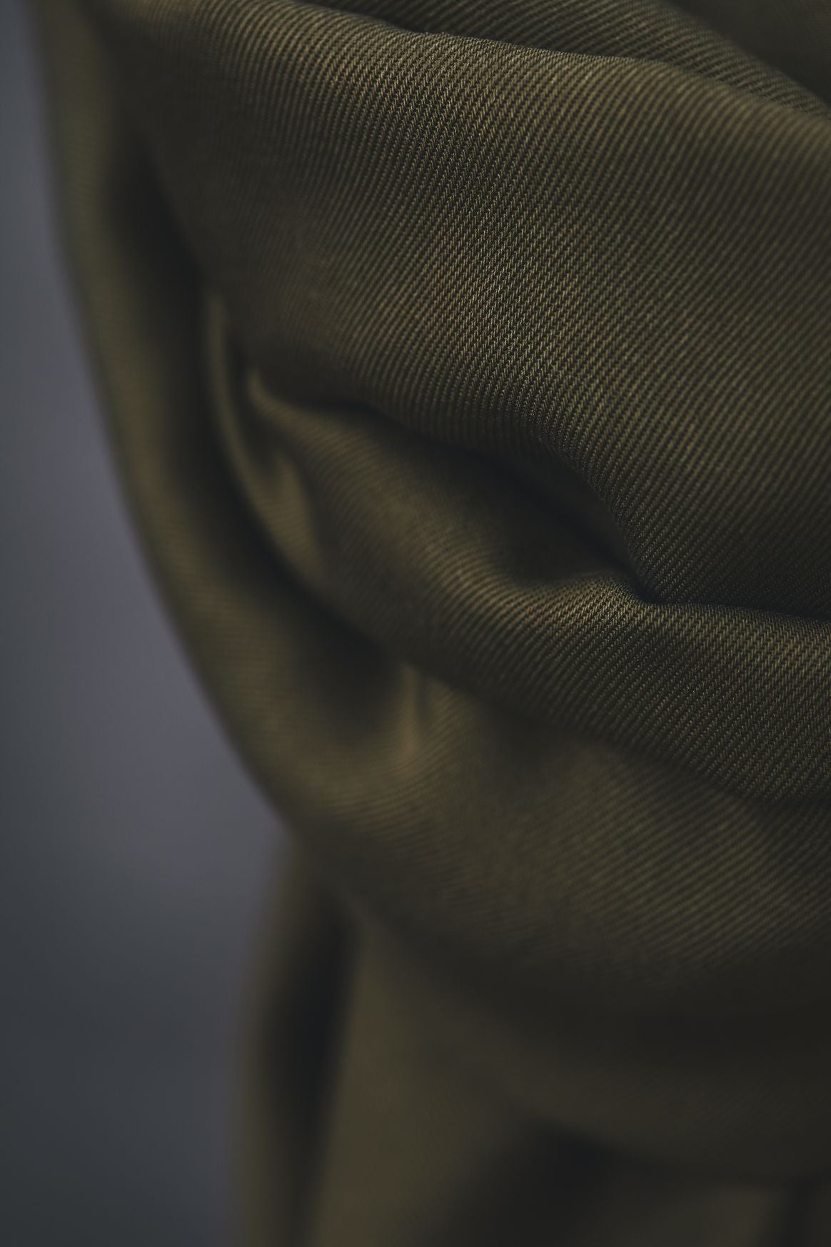 Smooth Drape Twill with TENCEL™ fibres Khaki Meet Milk Sew Me